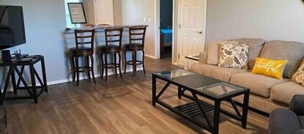 Cozy Broken Arrow Home -- Special Pricing for 30+ day stays!