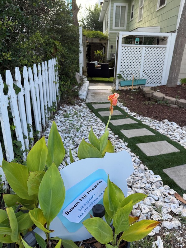 Property grounds - Beach Me please (Carolina Beach)