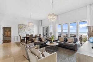 TV - Stay Here for a Gulf Getaway! Gulf Views! Professionally Decorated! Community Po (Watersound)