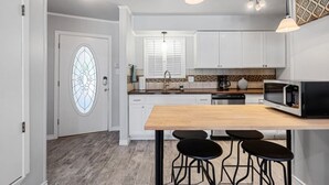Unclassified image, 5 of 30, button - Open modern concept home with large backyard on Lake LBJ with Private Casita!    (Kingsland)