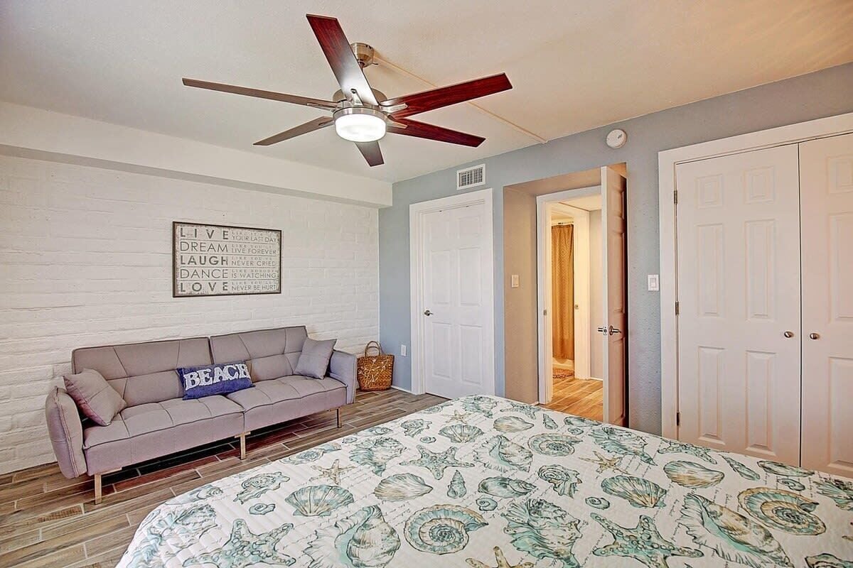 1 habitación, tabla de planchar con plancha, wifi y ropa de cama 