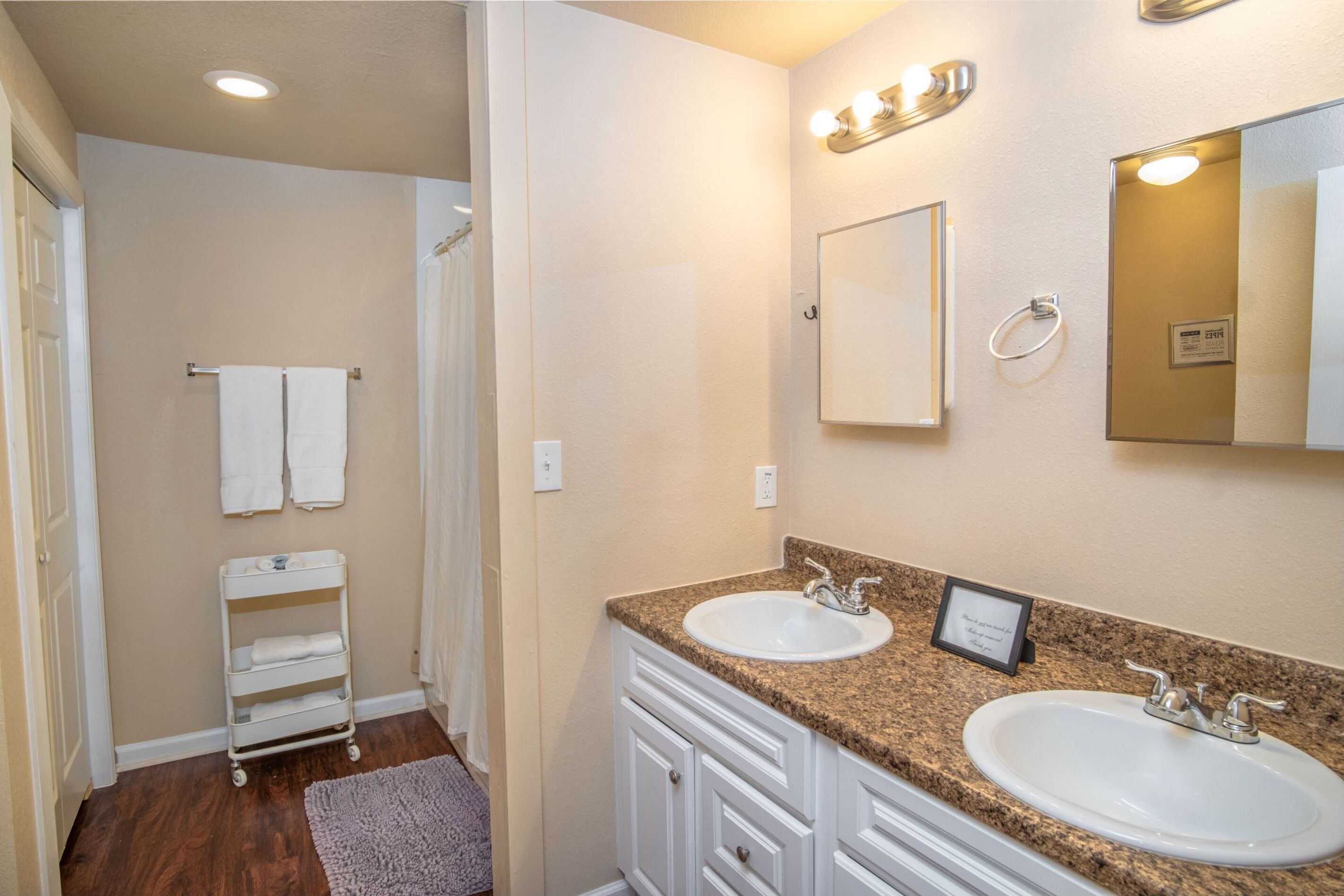 House (3 Bedrooms) | Bathroom | Shower, rainfall showerhead, hair dryer, bidet