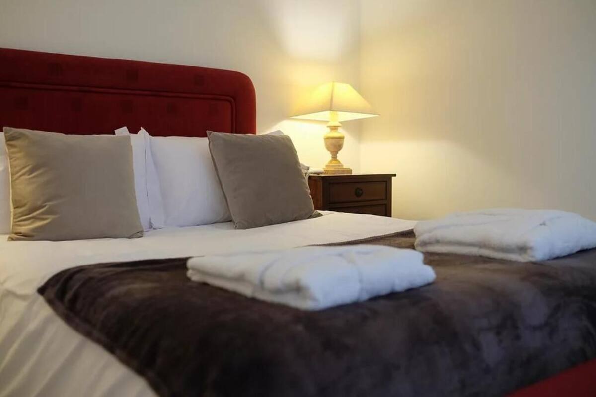 Down duvets, Tempur-Pedic beds, blackout curtains, free WiFi