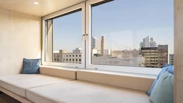 43-inch Smart TV with digital channels, TV, tablet