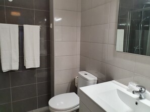 Shower, towels