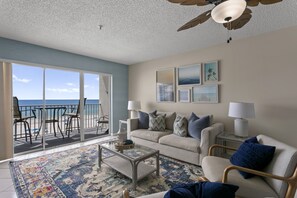 Smart TV - REMODELED, immaculately designed, BEACHFRONT condo with gorgeous water views (Madeira Beach)