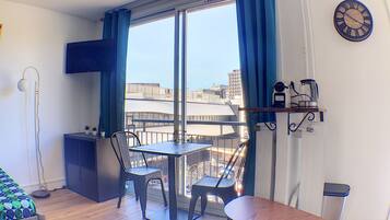 Fer et planche Ă repasser, Wi-Fi, draps fournis