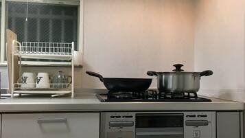 雪櫃、微波爐、爐具、廚房用具/餐具/器皿