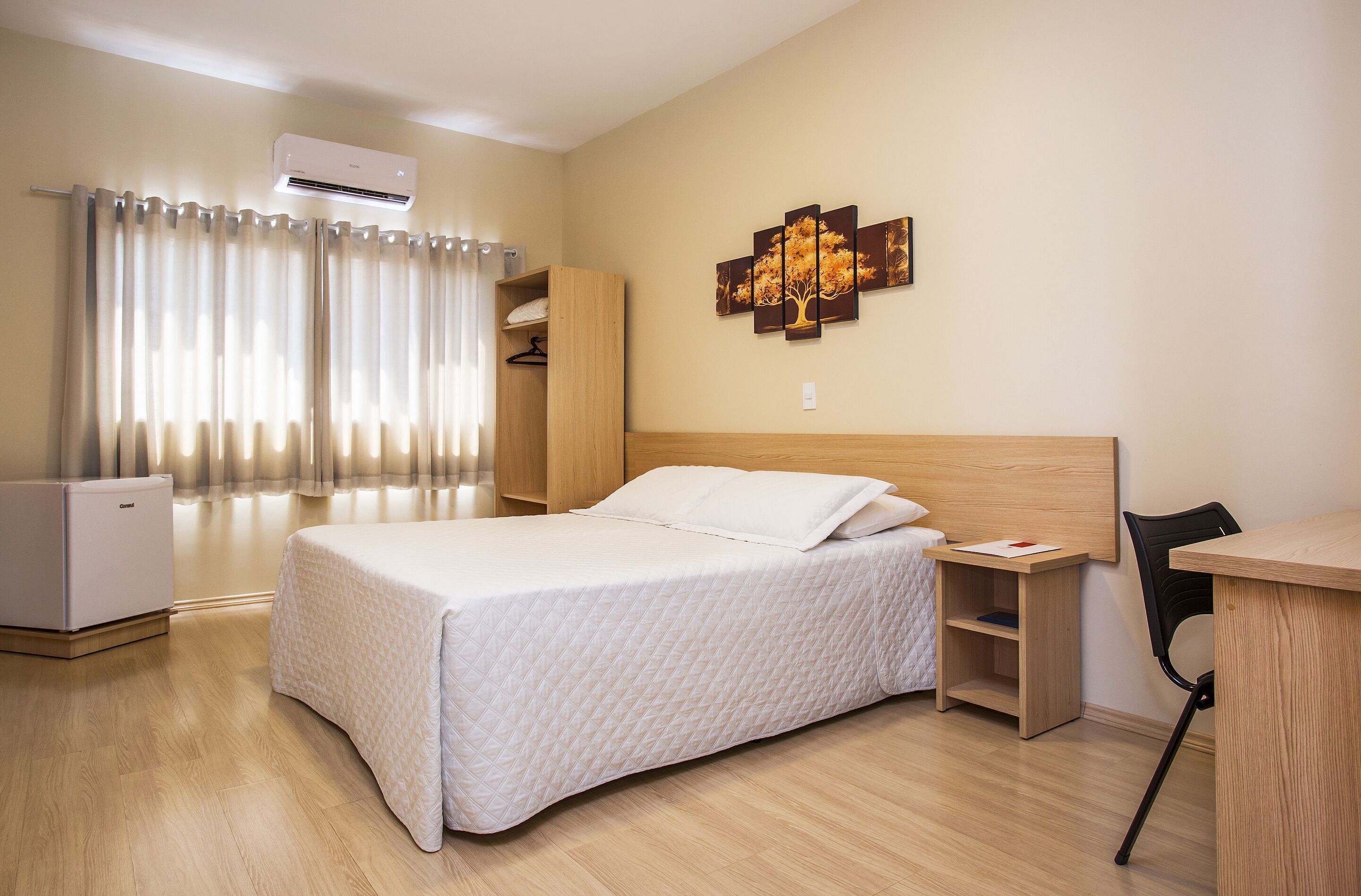 Minibar, desk, free WiFi, bed sheets