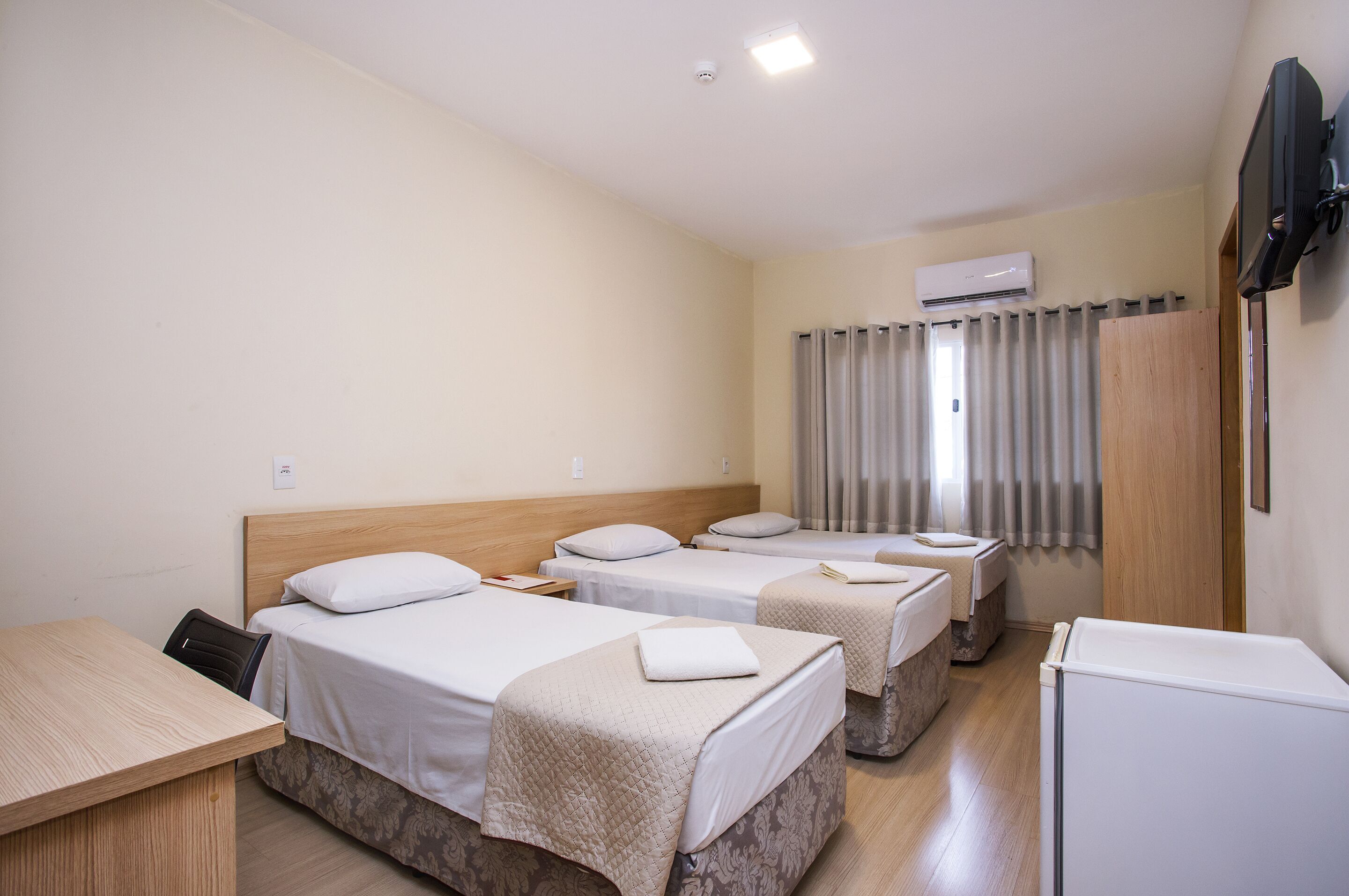Minibar, desk, free WiFi, bed sheets