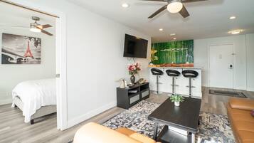 3 bedrooms, iron/ironing board, free WiFi