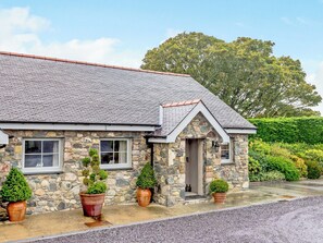 Exterior - 3 bedroom accommodation in Caethro, near Caernarfon (Caethro, near Caernarfon)