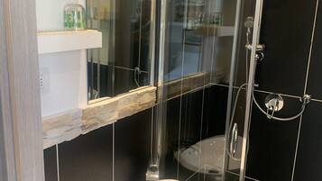 City Single Room | Premium bedding, down comforters, laptop workspace, free WiFi