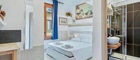 City Double or Twin Room | Premium bedding, down duvets, laptop workspace, free WiFi