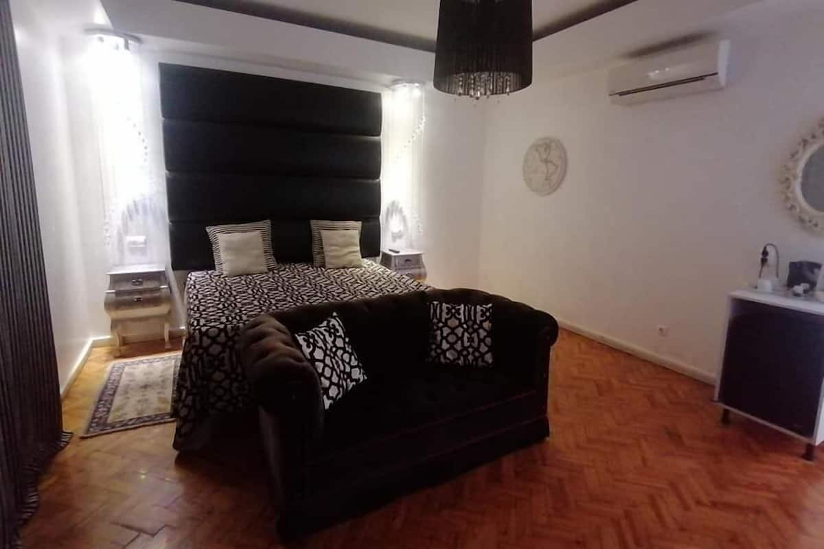 Family Room | Minibar, desk, laptop workspace, free WiFi