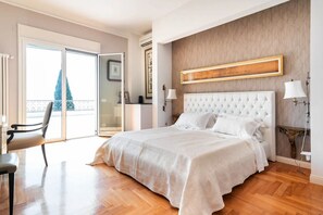 5 bedrooms, desk, iron/ironing board, free WiFi