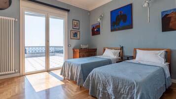 5 Schlafzimmer, Schreibtisch, Bügeleisen/Bügelbrett, kostenloses WLAN