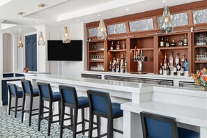 Bar (trong khuôn viên)