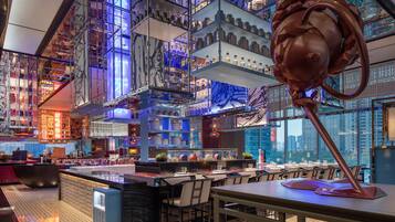 3 restaurants, Fusion cuisine