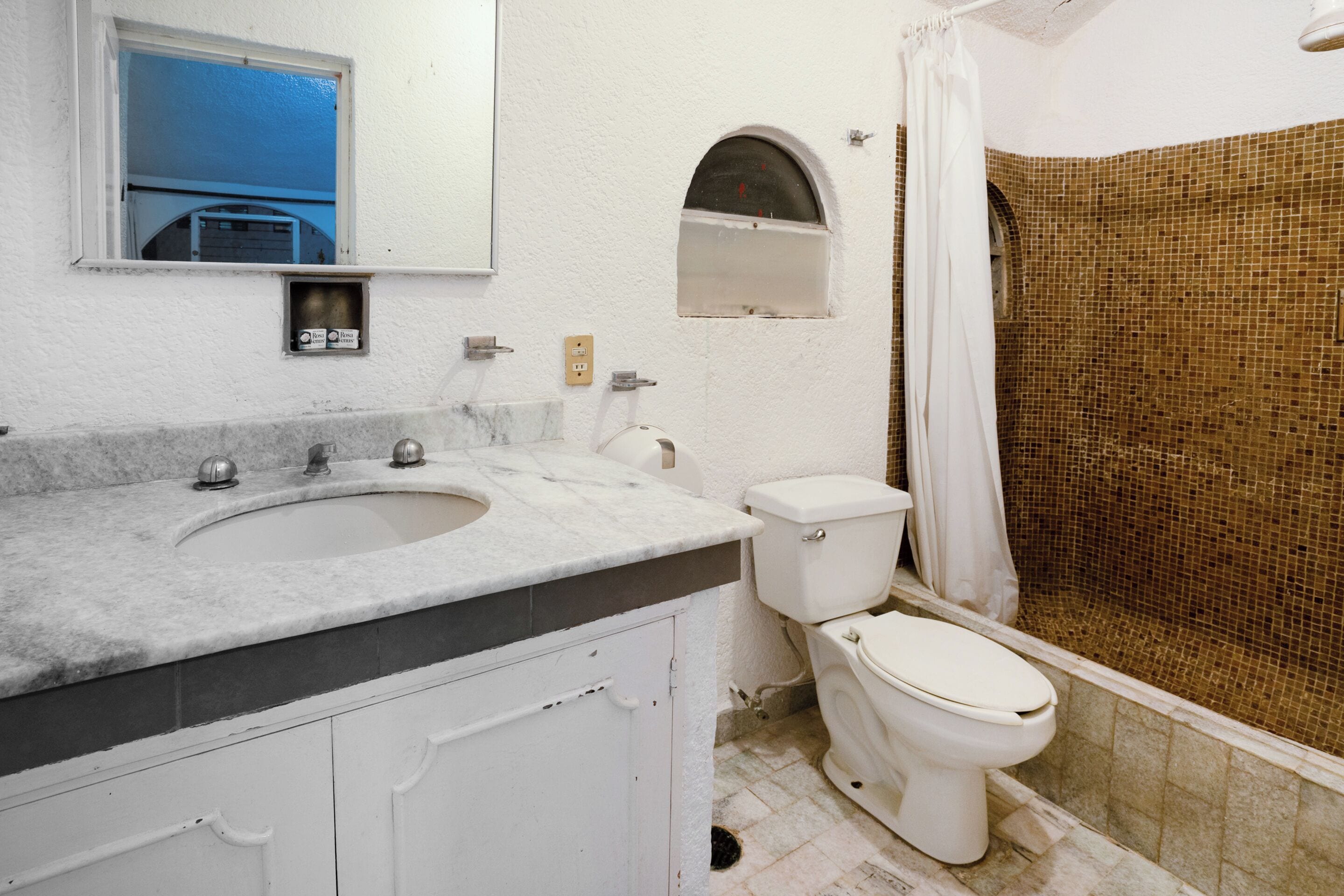 淋浴設備、毛巾、肥皂