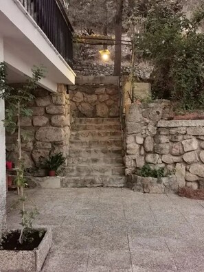 Property grounds - Cozy and bright rural house. Terrace 22 mts (Robledo de Chavela)