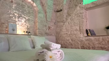 Zimmersafe, schallisolierte Zimmer, WLAN, Bettwäsche