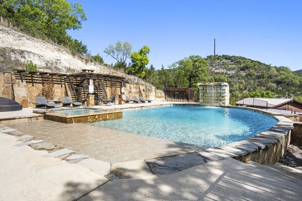 Pool - Miracle Springs Ranch Lodge (Leakey)