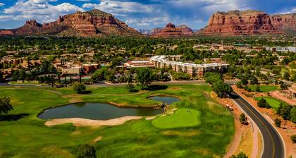 Sedona Village Golf Retreat: Luxurious 3BR home with stunning Red Rock views.
