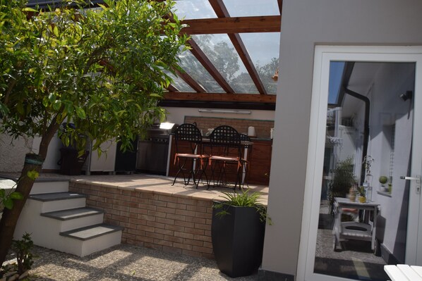 Outdoor dining - La Quintecita villa with private pool -near Catania and Etna (San Giovanni La Punta)