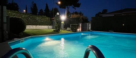 Utomhuspool