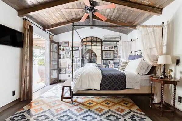 4 bedrooms, iron/ironing board, WiFi, bed sheets - Luxury Rustic Desert Hacienda - Privacy, Views, Salt-water Pool & Spa (Palm Springs)