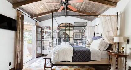 Luxury Rustic Desert Hacienda - Privacy, Views, Salt-water Pool & Spa