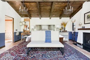 TV, fireplace, DVD player, books - Luxury Rustic Desert Hacienda - Privacy, Views, Salt-water Pool & Spa (Palm Springs)