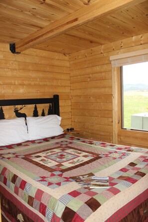 小屋 (Large Cabin) | 獨特設計、獨特裝修、熨斗/熨衫板、免費 Wi-Fi