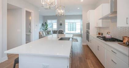 Downtown Modern, Rooftop Patio, Vanderbilt, 8 Beds