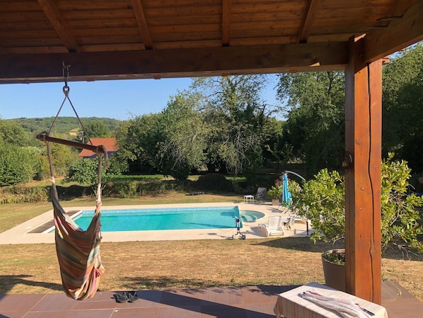 Alberca al aire libre y alberca climatizada