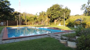 2 outdoor pools