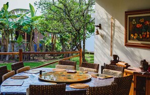 Restaurant - Reserva Natural El Encanto de Guanapalo (San Luis de Palenque)