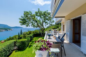 Outdoor dining - Apartments Sara (Molunat) - Superior One Bedroom Apartment with Terrace and Sea View (Molunat)
