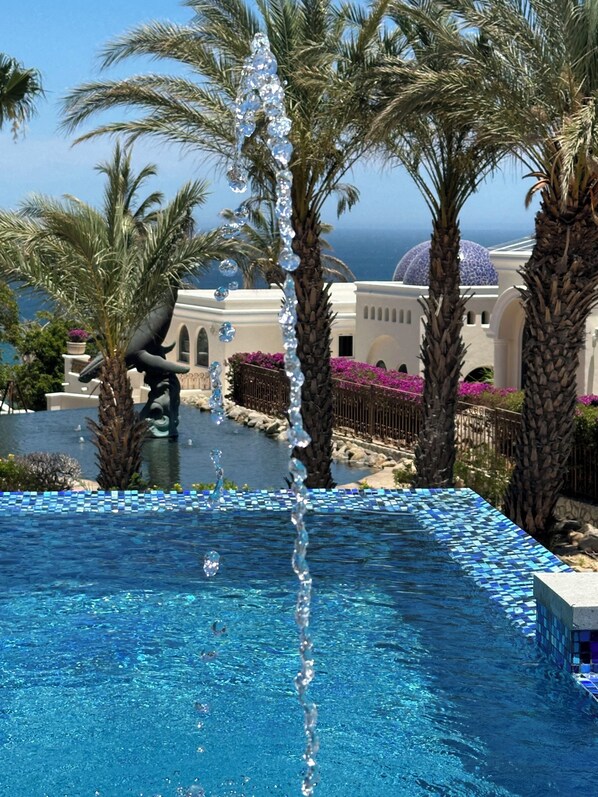 Outdoor pool, an infinity pool