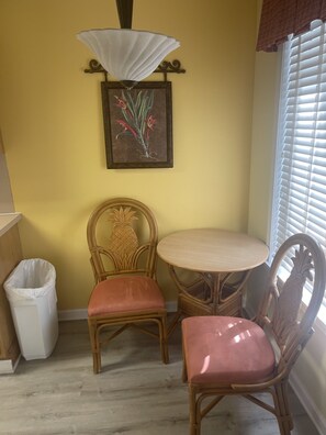 Apartment, 2 Schlafzimmer | Esszimmer