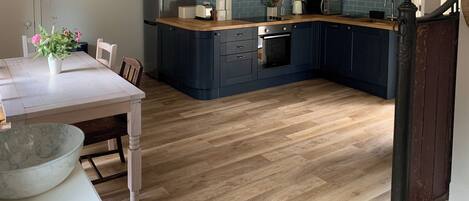 Dishwasher, highchair