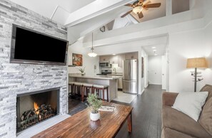 TV, fireplace