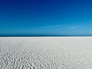 Beach towels - MarcoView 402 - A Slice of Paradise! Premier Waterfront Location @Anglers Cove! (Marco Island)