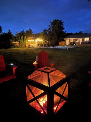 Property grounds - Alba Cottage with Brand New Pool (Niagara-on-the-Lake)