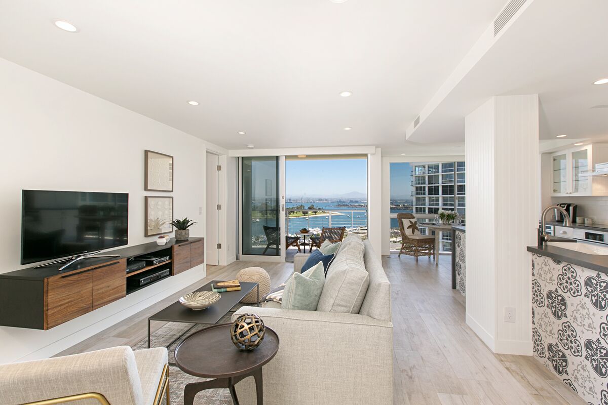 FALL AVAILABILITY 1 bed/2 bth newly remodeled unit Sleeps 4, La Sierra Tower. 