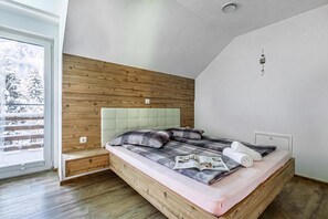 Master bedroom - Pool Villa Katja near Kranjska Gora, Gozd Martuljek, Slovenia (Gozd Martuljek)