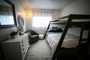 3 bedrooms, iron/ironing board, free WiFi, bed sheets