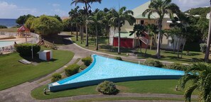 Piscine couverte, piscine extérieure