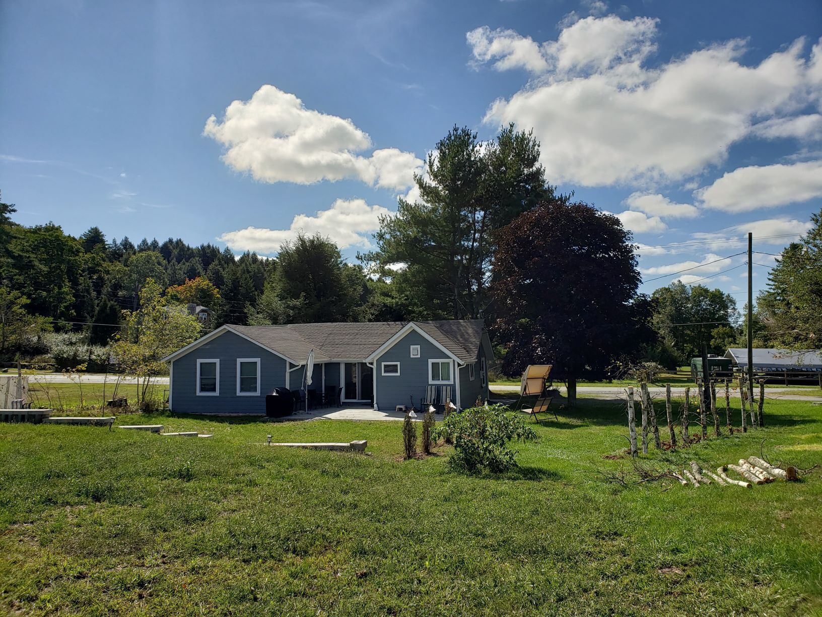 Cozy Country Cottage close to Bethel Woods (with Home Office and Family Games)